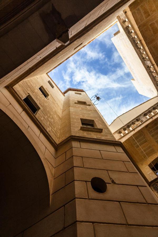 Chateau De Collias Exterior photo