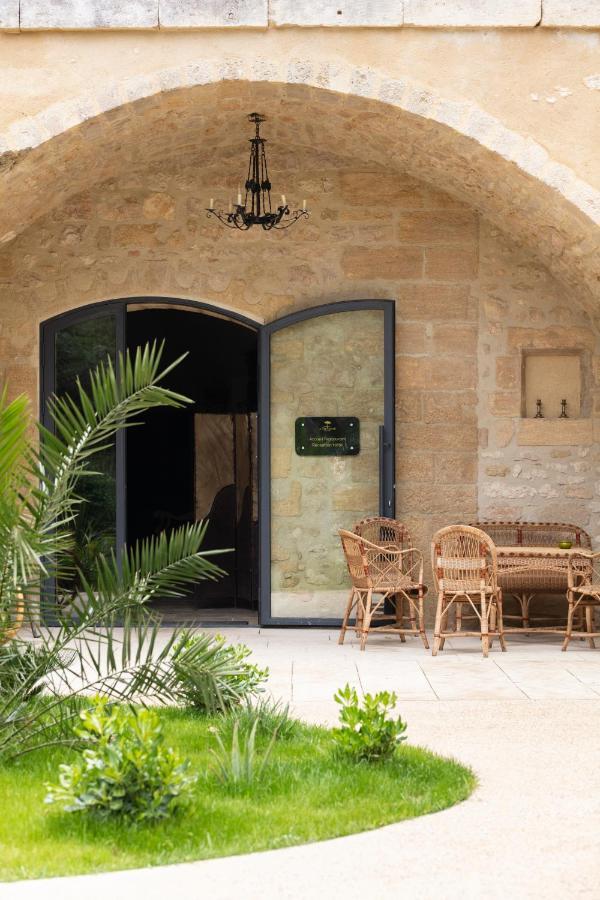 Chateau De Collias Exterior photo